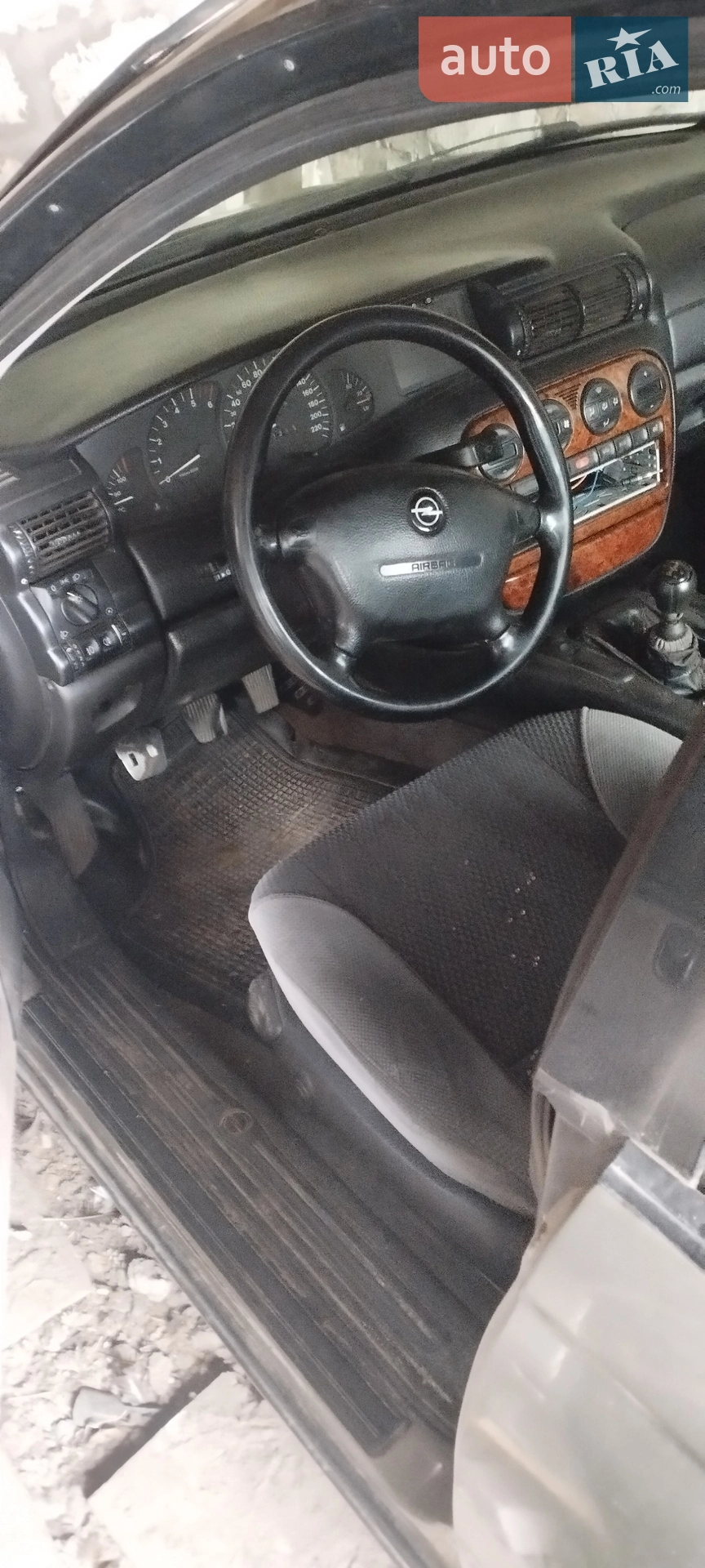 Опель Омега 1996р
