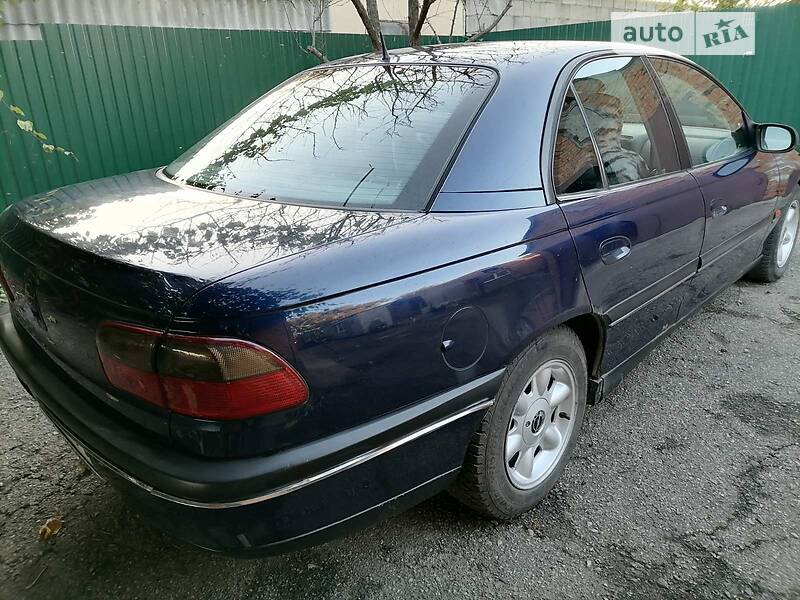 Седан Opel Omega 1994 в Первомайську