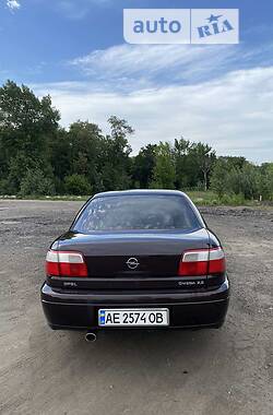 Седан Opel Omega 2001 в Павлограде