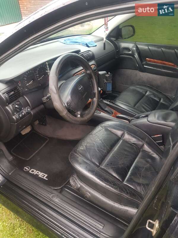 Седан Opel Omega 1998 в Чернівцях