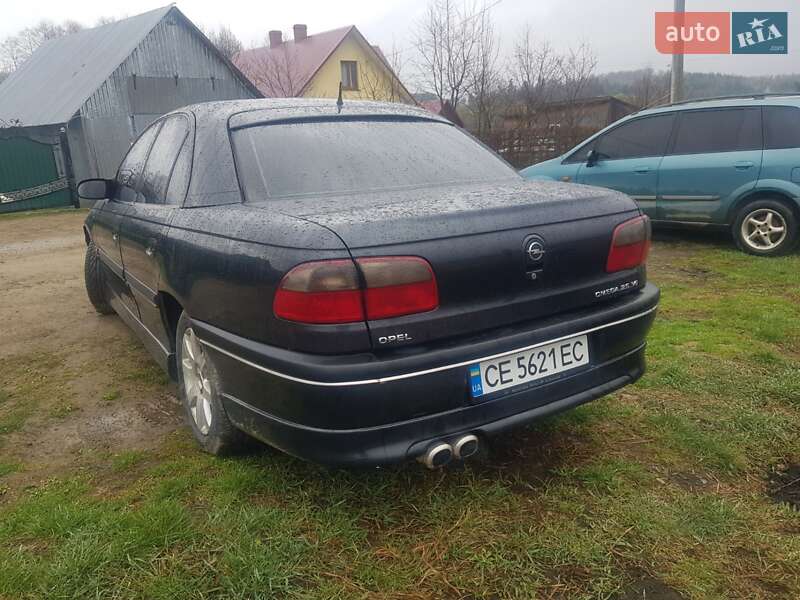Седан Opel Omega 1998 в Чернівцях
