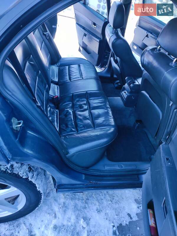 Седан Opel Omega 2000 в Ковелі