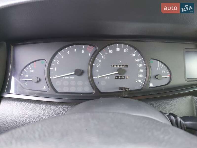 Седан Opel Omega 2000 в Ковелі