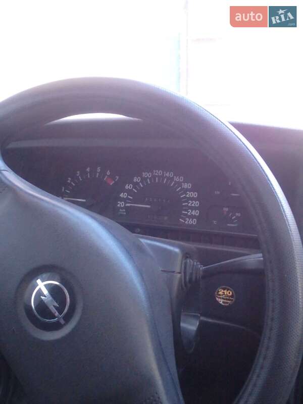 Универсал Opel Omega 1991 в Белгороде-Днестровском