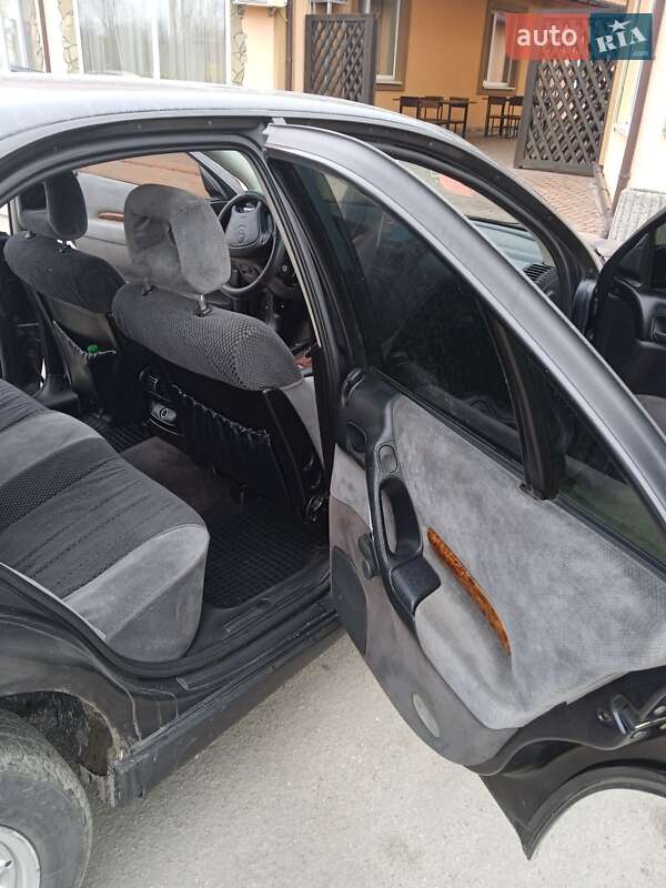 Седан Opel Omega 1995 в Первомайске