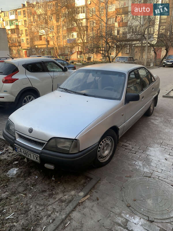 Седан Opel Omega 1987 в Черкассах