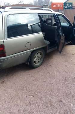 Универсал Opel Omega 1988 в 