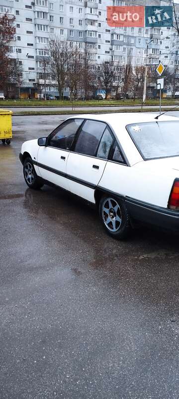 Седан Opel Omega 1987 в Кропивницькому