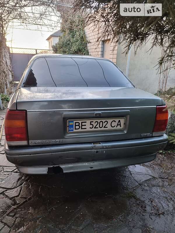 Седан Opel Omega 1988 в Миколаєві
