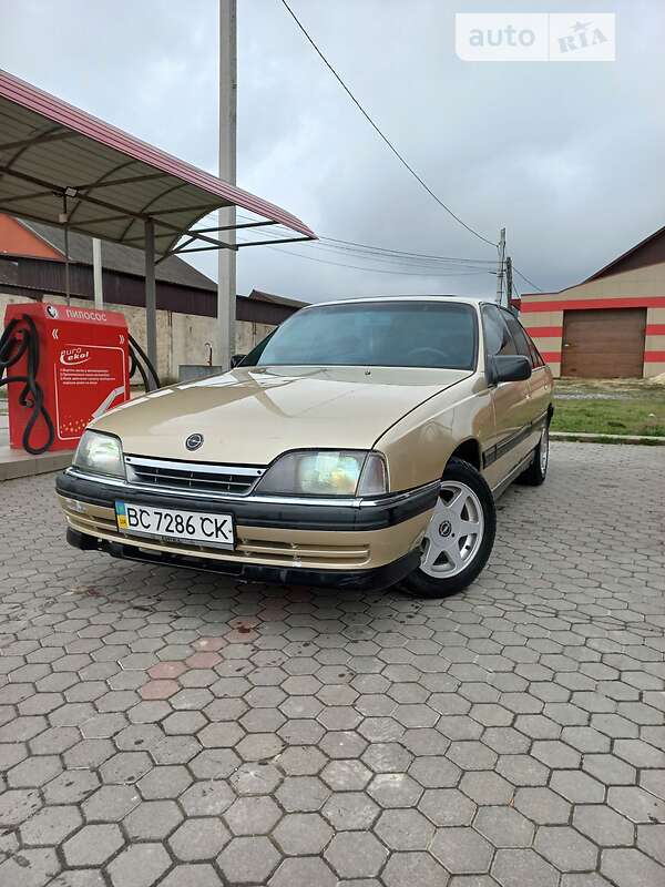 Седан Opel Omega 1987 в Кременце