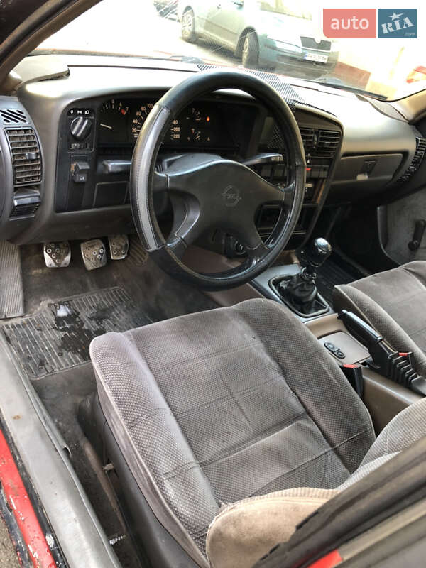 Седан Opel Omega 1987 в Одессе