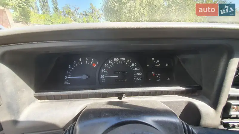 Седан Opel Omega 1990 в 