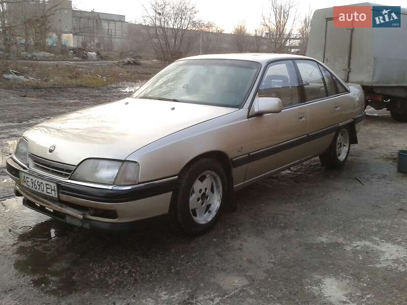 Седан Opel Omega 1992 в Дніпрі