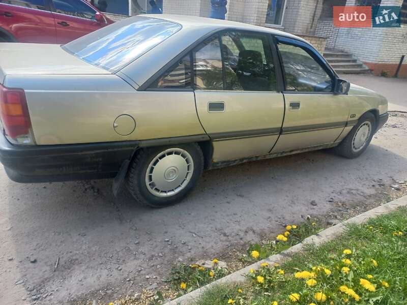 Седан Opel Omega 1988 в Тернополе