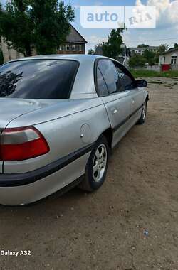 Седан Opel Omega 1996 в Новояворовске