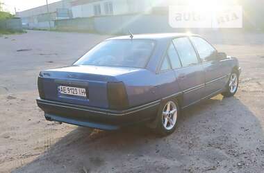 Седан Opel Omega 1987 в Верхнеднепровске