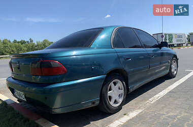 Седан Opel Omega 1995 в Черновцах