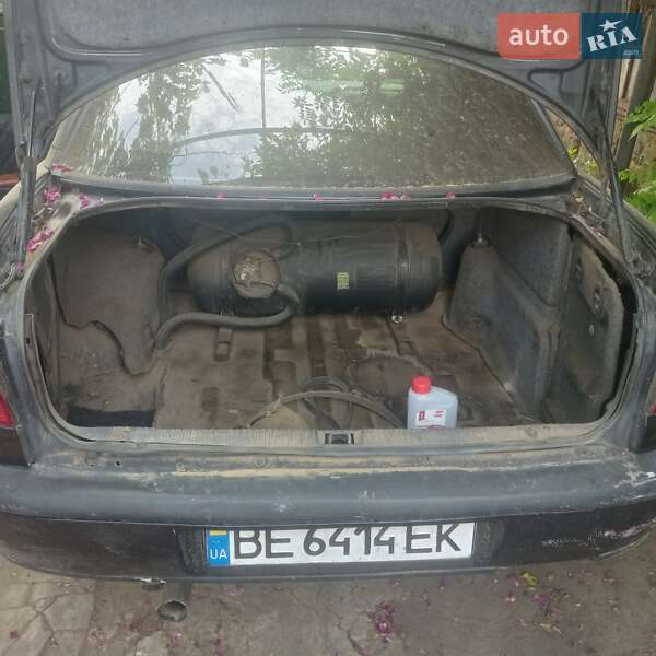 Седан Opel Omega 1997 в Раздельной