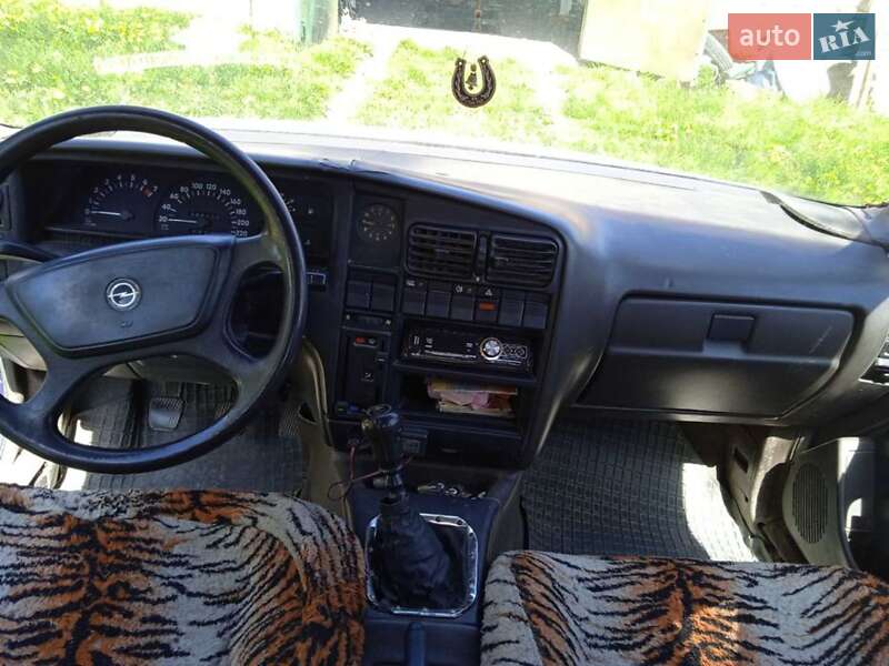 Седан Opel Omega 1989 в Новой Ушице фото 6 Седан Opel Omega 1989 в Новой Ушице