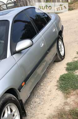 Седан Opel Omega 1998 в Бару