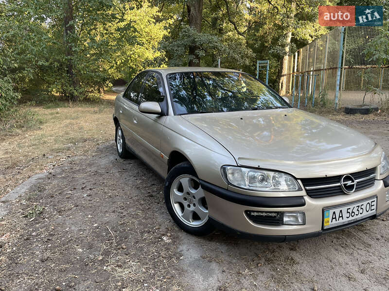 Седан Opel Omega 1999 в Киеве