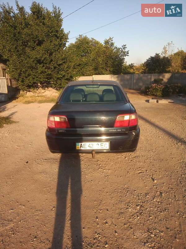 Седан Opel Omega 2000 в Каменском