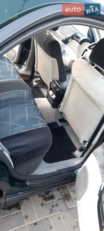 Седан Opel Omega 1995 в Хмельницком