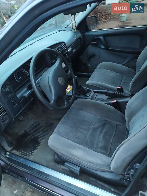 Седан Opel Omega 1991 в Подольске