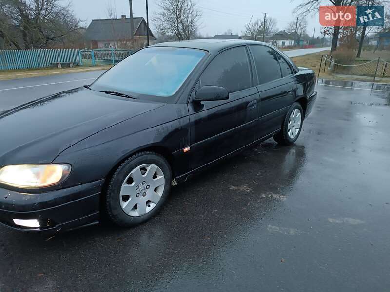 Седан Opel Omega 2000 в Шацьку