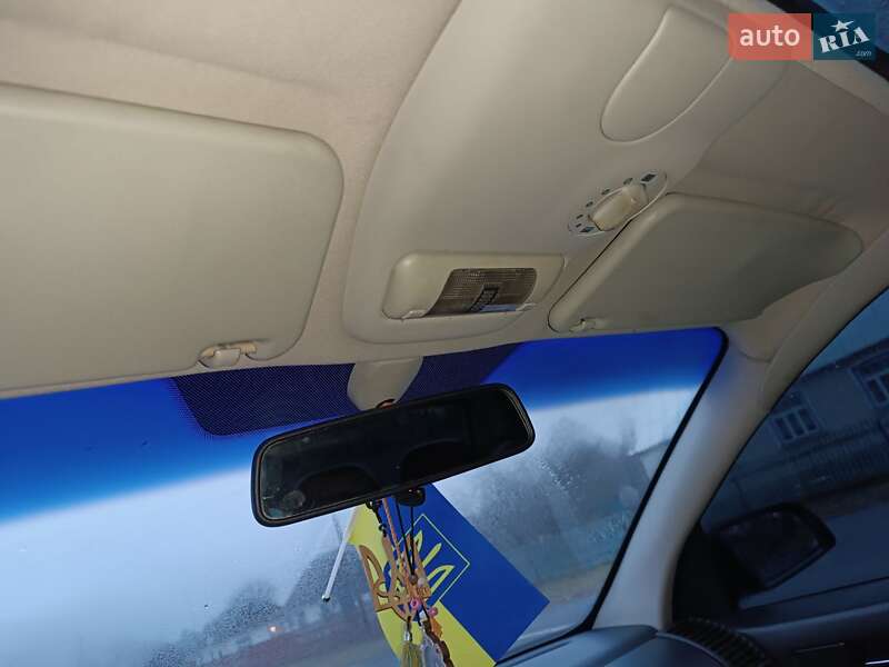 Седан Opel Omega 2000 в Шацьку