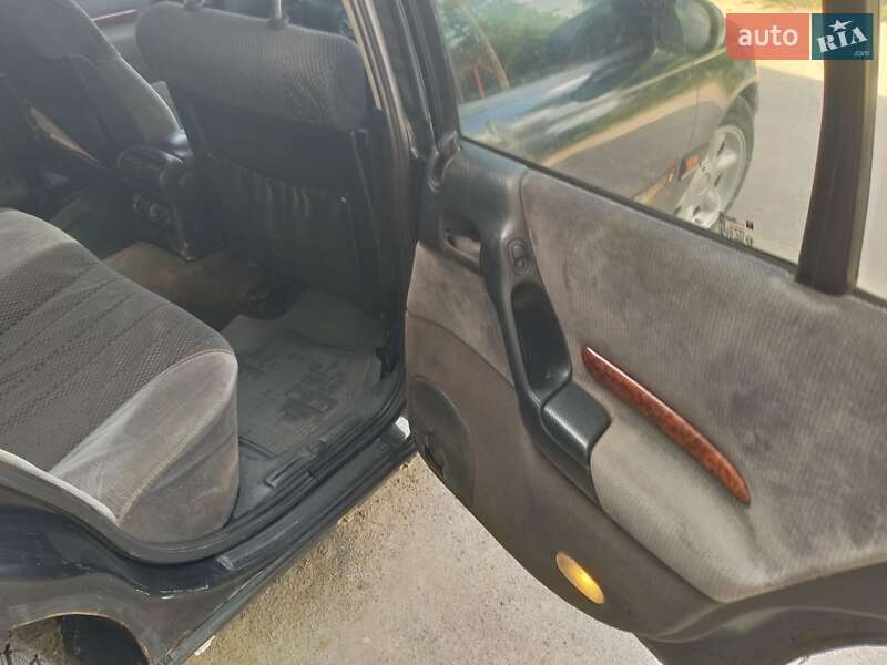 Седан Opel Omega 1994 в Ярмолинцах