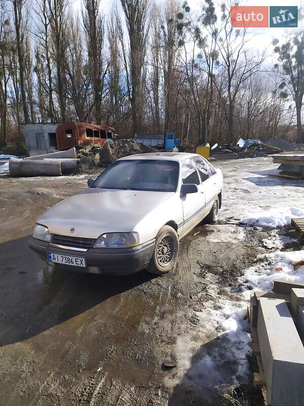 Седан Opel Omega 1991 в Малине