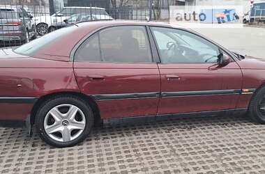 Седан Opel Omega 1995 в Киеве