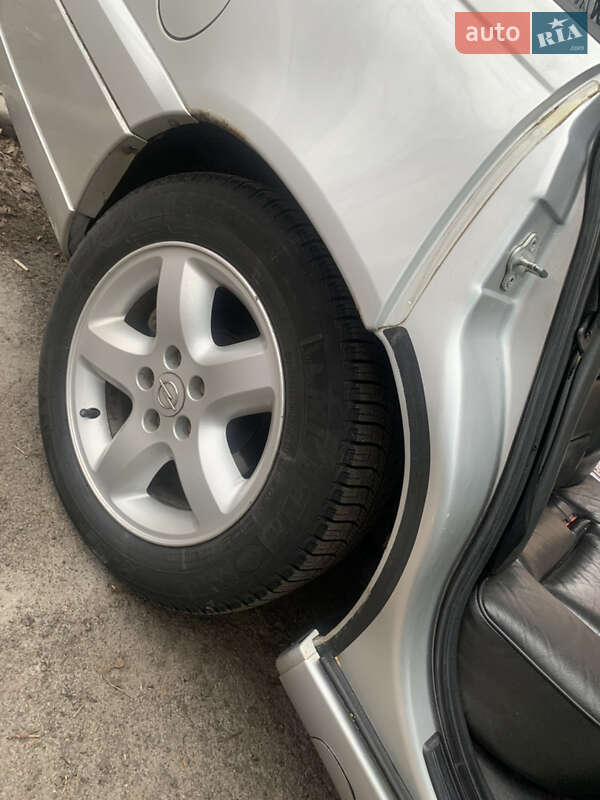 Універсал Opel Omega 2003 в Києві