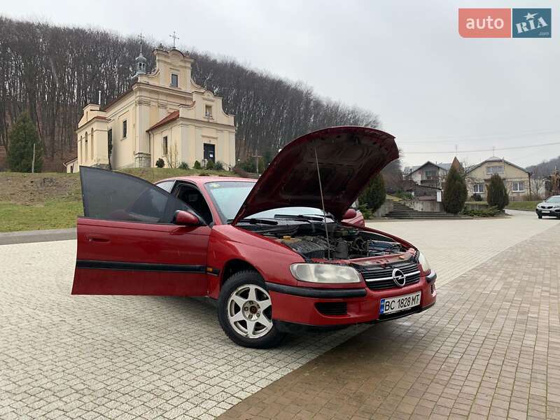 Седан Opel Omega 1995 в Львове