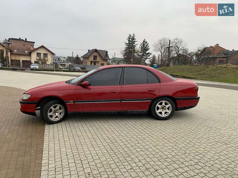 Седан Opel Omega 1995 в Львове