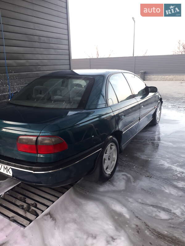 Седан Opel Omega 1996 в Жашкове