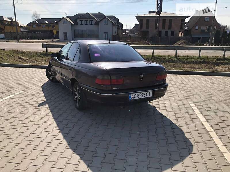 Седан Opel Omega 1995 в Луцке