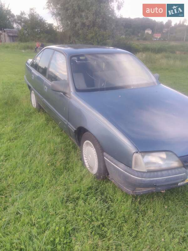 Седан Opel Omega 1989 в Пустомитах