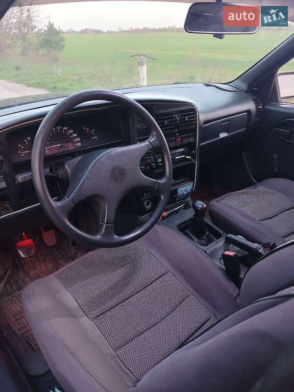 Седан Opel Omega 1988 в Чернигове