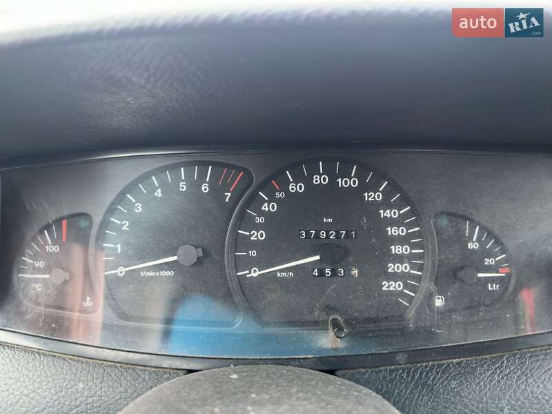 Седан Opel Omega 1996 в Сумах