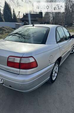 Седан Opel Omega 2001 в Шполе