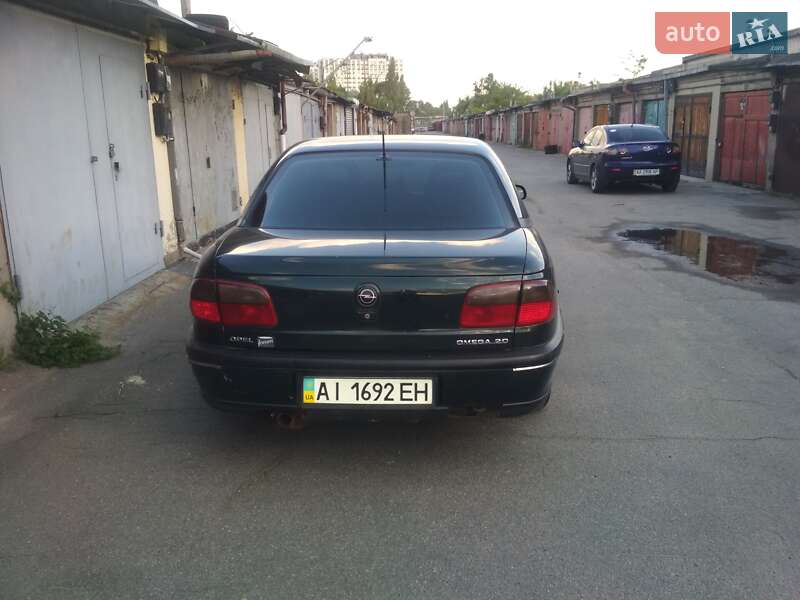 Седан Opel Omega 1996 в Києві