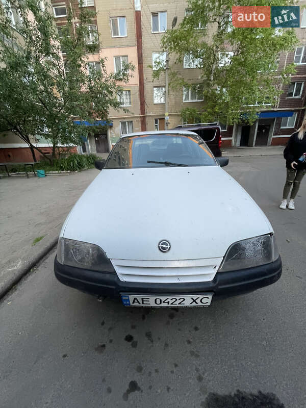 Седан Opel Omega 1988 в Краматорську