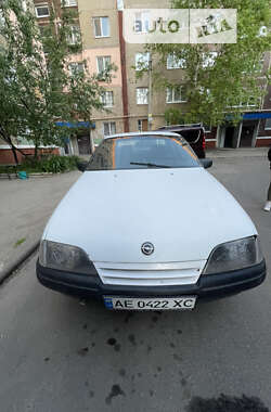 Седан Opel Omega 1988 в Краматорске