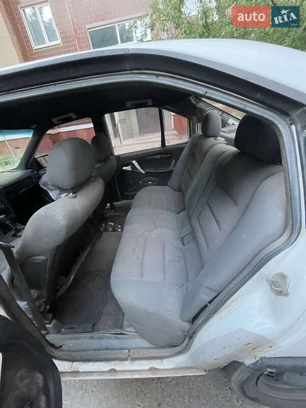 Седан Opel Omega 1988 в Краматорську
