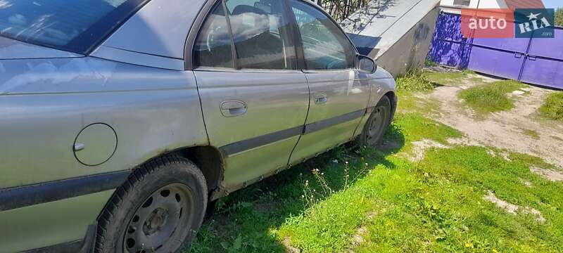 Седан Opel Omega 1995 в Києві
