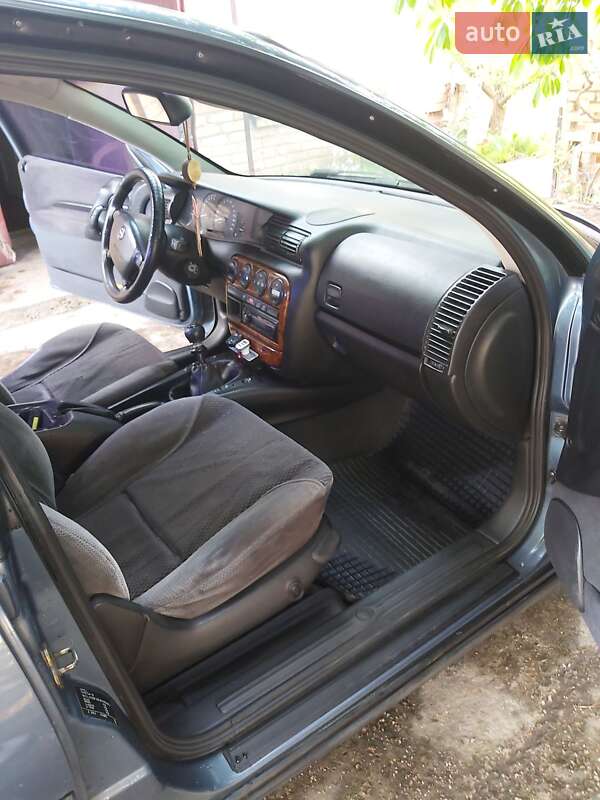 Седан Opel Omega 1998 в Кропивницком