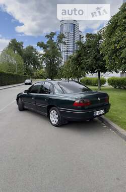 Седан Opel Omega 1995 в Киеве