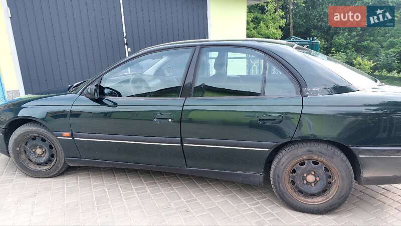 Седан Opel Omega 1998 в Бершаді